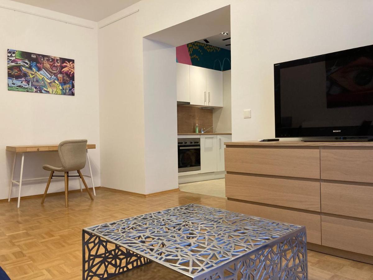 Carillon By Bestchoice - Old City - Self Check-In With Parking Option Graz Esterno foto