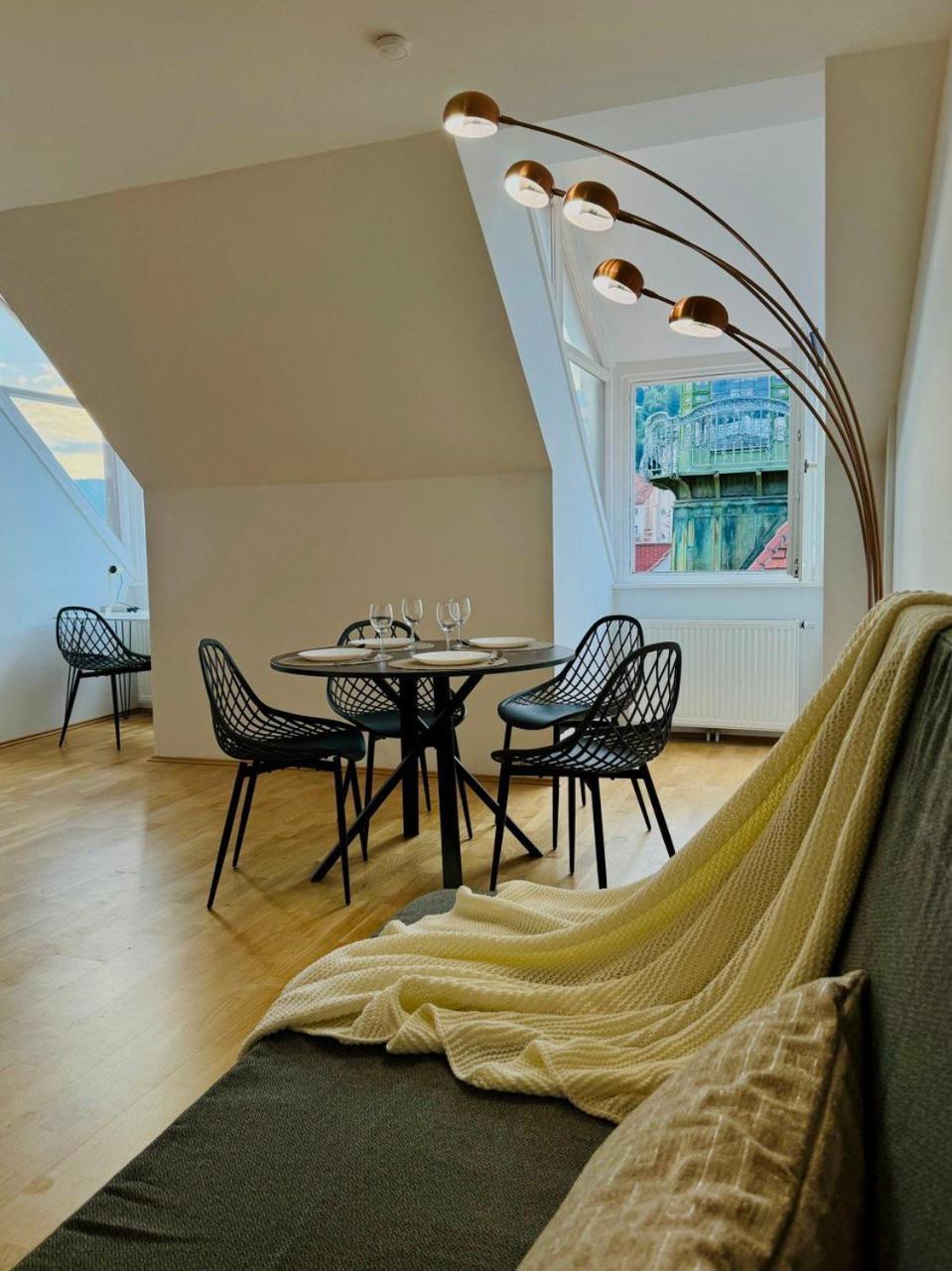 Carillon By Bestchoice - Old City - Self Check-In With Parking Option Graz Esterno foto